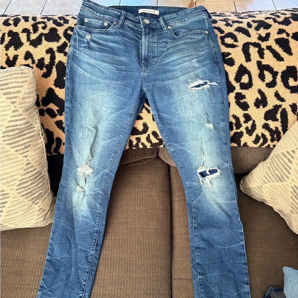 PacSun Distressed Skinny Jeans in Blue